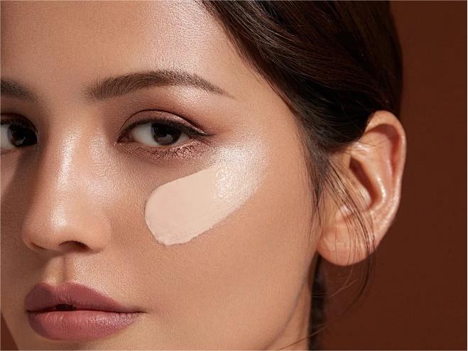How Do You Apply Concealer?